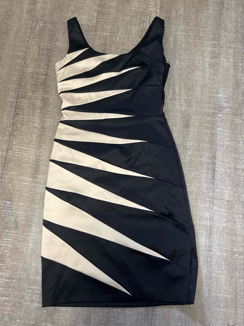 Signature by Sangria Black & Gold Sleeveless Midi Sheath Dress